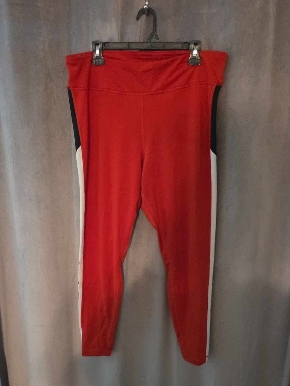 Reebok 2X Red Leggings with Black and White Side Panels